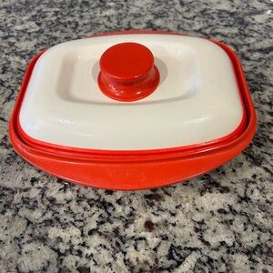 Microwave Range Mate  Red and White Baking Dish
